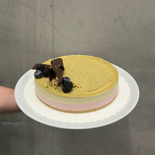 Bakery_Manteli_Pistaasi-Vadelma_Tuorejuustokakku